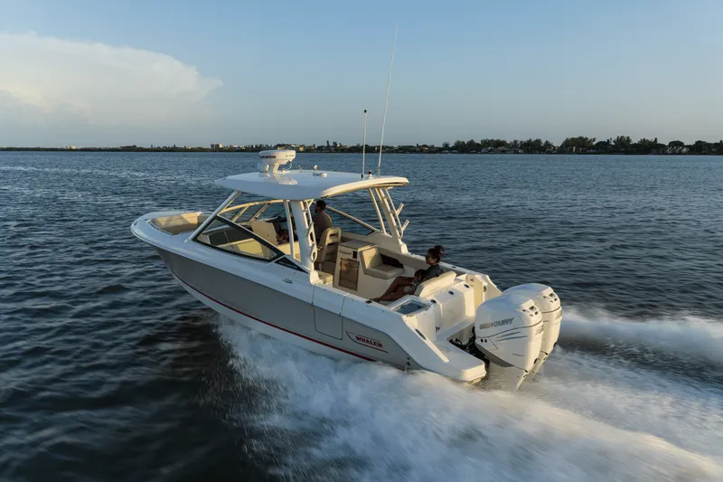 Slide: The Image of Boston Whaler 280 Vantage 2026 - 13