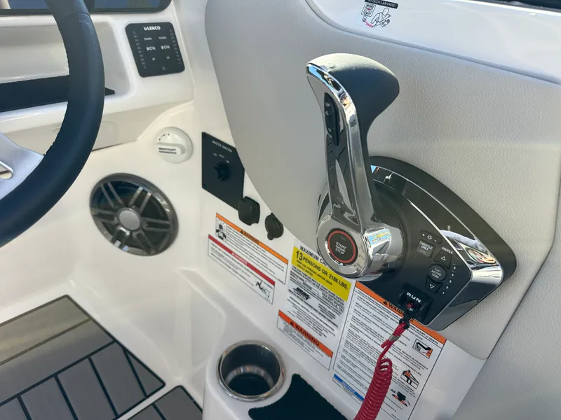 Slide: The Image of Sea Ray SDX 230 Outboard 2026 - 11