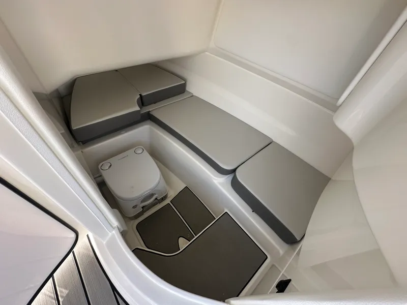 Slide: The Image of Sea Ray SDX 230 Outboard 2026 - 18