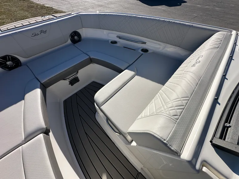 Slide: The Image of Sea Ray SDX 230 Outboard 2026 - 21