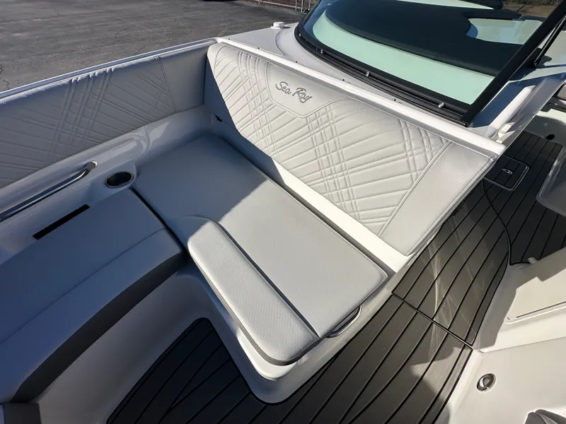 Slide: The Image of Sea Ray SDX 230 Outboard 2026 - 22