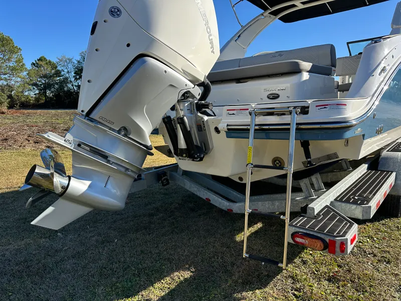 Slide: The Image of Sea Ray SDX 230 Outboard 2026 - 5
