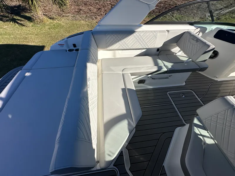 Slide: The Image of Sea Ray SDX 230 Outboard 2026 - 7