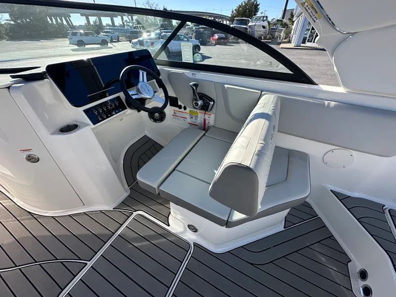 Slide: The Image of Sea Ray SDX 230 Outboard 2026 - 8