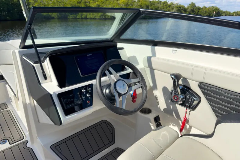 Slide: The Image of Sea Ray SPX 230 Outboard 2024 - 12