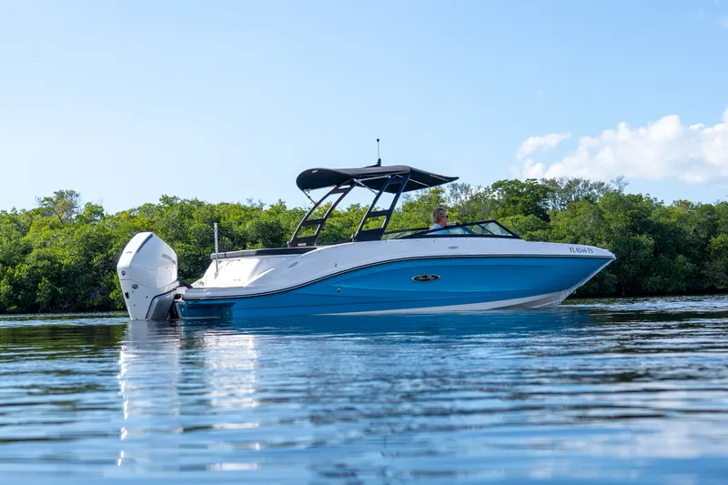 Slide: The Image of Sea Ray SPX 230 Outboard 2024 - 21