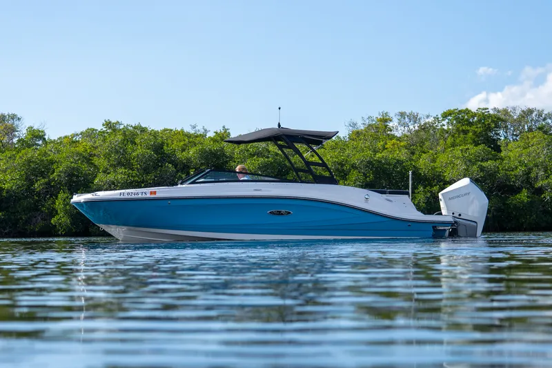 Slide: The Image of Sea Ray SPX 230 Outboard 2024 - 27
