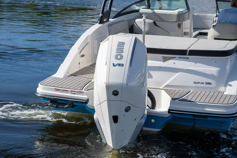 Slide: The Image of Sea Ray SPX 230 Outboard 2024 - 4