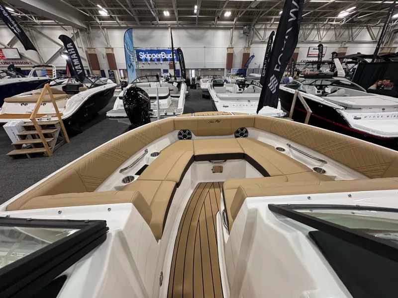 Slide: The Image of Sea Ray SDX 230 Outboard 2026 - 15