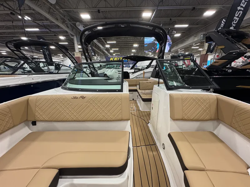 Slide: The Image of Sea Ray SDX 230 Outboard 2026 - 17