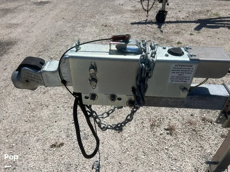 Slide: The Image of Grady-White Trophy Pro 257 1988 - 14013606