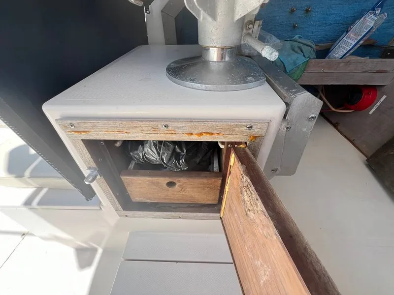 Slide: The Image of Grady-White Trophy Pro 257 1988 - 14013695