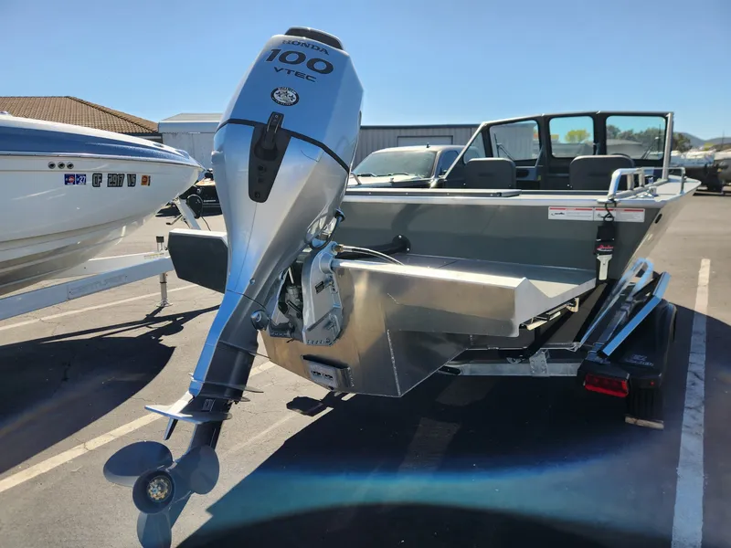 Slide: The Image of Boulton Powerboats HOOK 18 2027 - 2