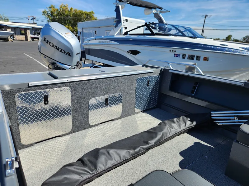 Slide: The Image of Boulton Powerboats HOOK 18 2027 - 6
