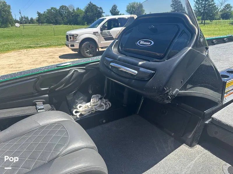 Slide: The Image of Triton 21 TXR Elite 2017 - 14058063