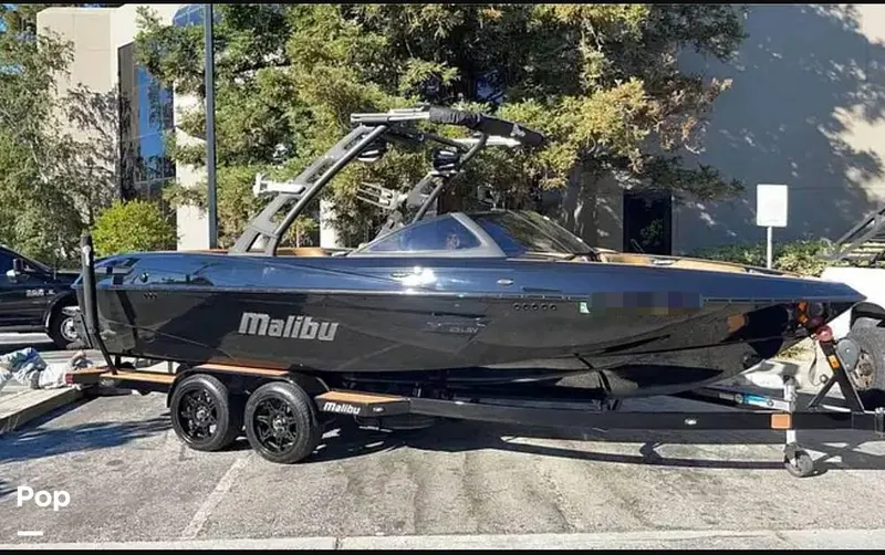 Slide: The Image of Malibu 23 LSV 2015 - 14037111