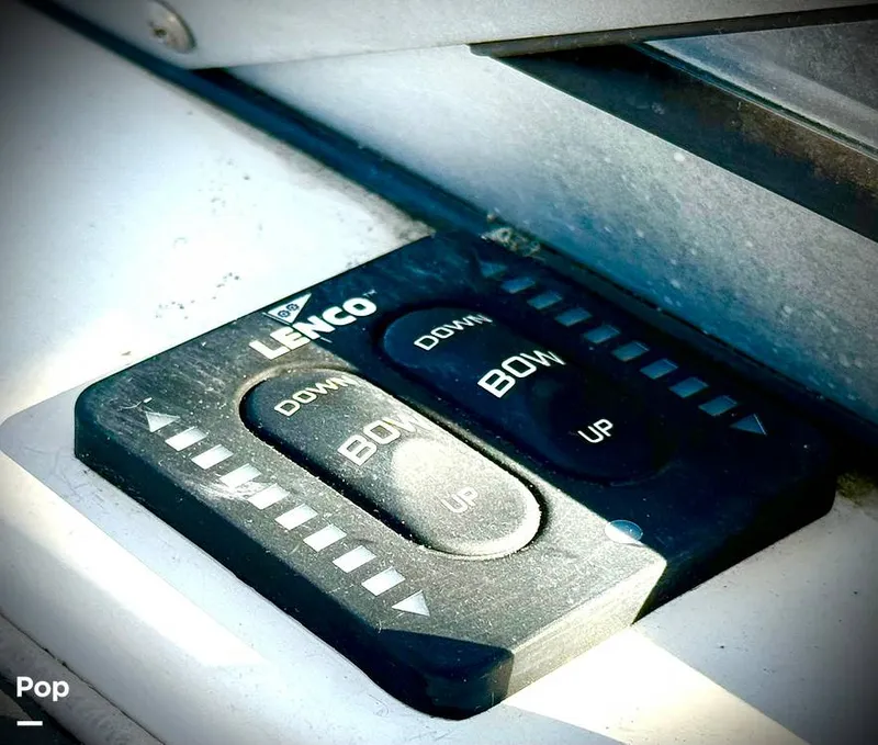 Slide: The Image of Mariah SC 25 2008 - 16224034