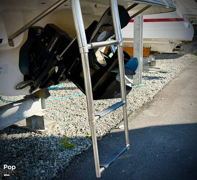 Slide: The Image of Mariah SC 25 2008 - 16224048