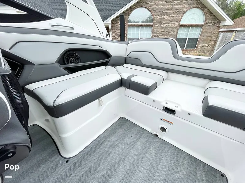 Slide: The Image of Cockpit Seating - 14040164