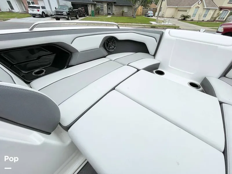 Slide: The Image of Bow Seating - 14040185