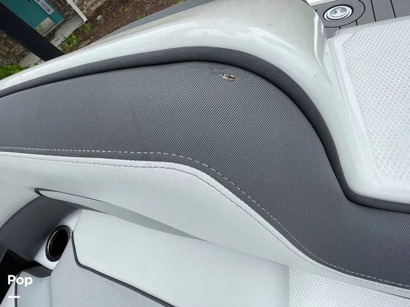 Slide: The Image of Seat Tear - 14040347