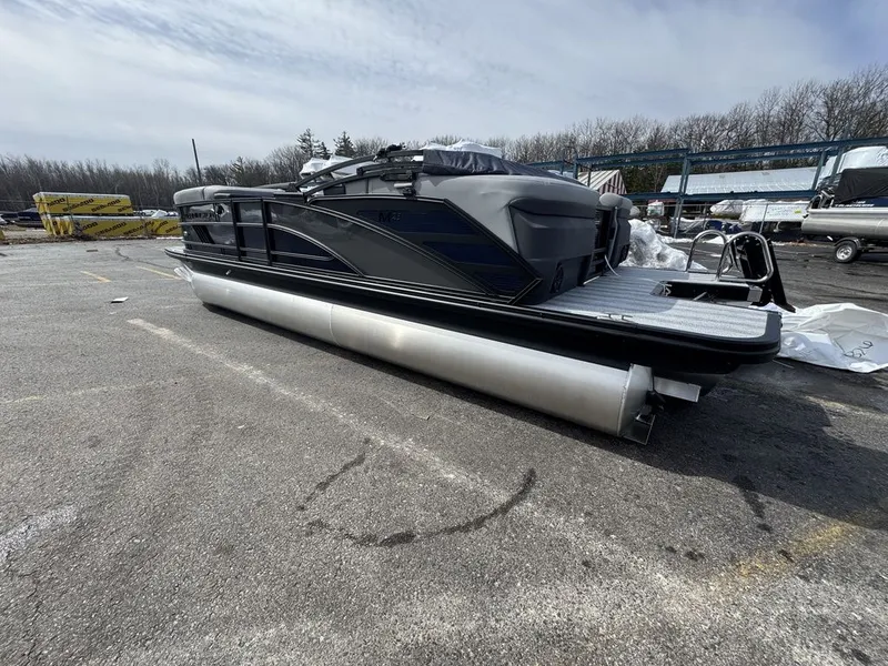 Slide: The Image of Bennington 23 M1 FASTBACK 2026 - 2