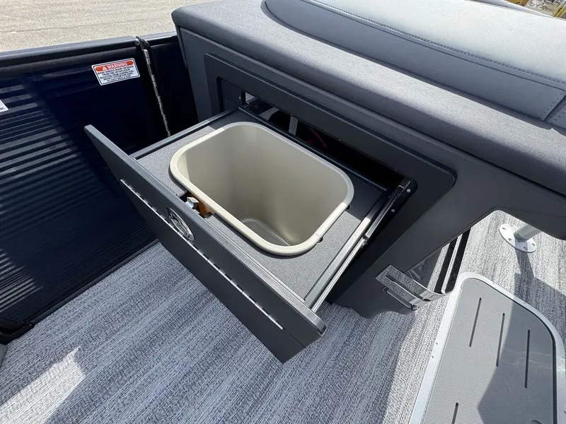 Slide: The Image of Bennington 23 M1 FASTBACK 2026 - 22