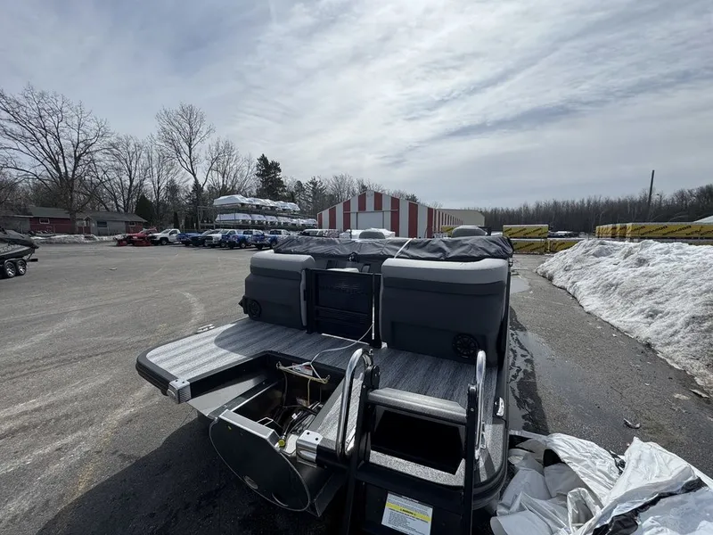 Slide: The Image of Bennington 23 M1 FASTBACK 2026 - 4