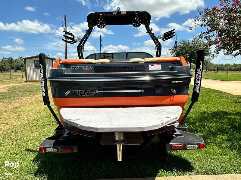 Slide: The Image of Moomba Craz 2019 - 14581544