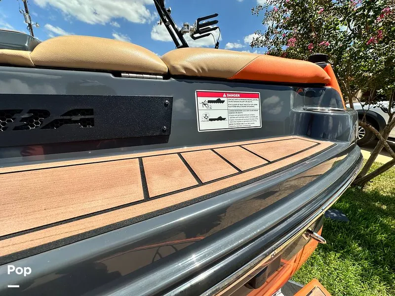 Slide: The Image of Moomba Craz 2019 - 14581496