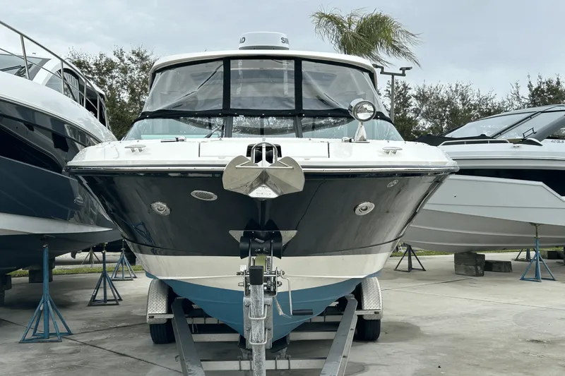 Slide: The Image of Sea Ray 310 SLX 2024 - 4