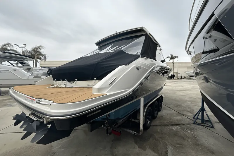 Slide: The Image of Sea Ray 310 SLX 2024 - 5