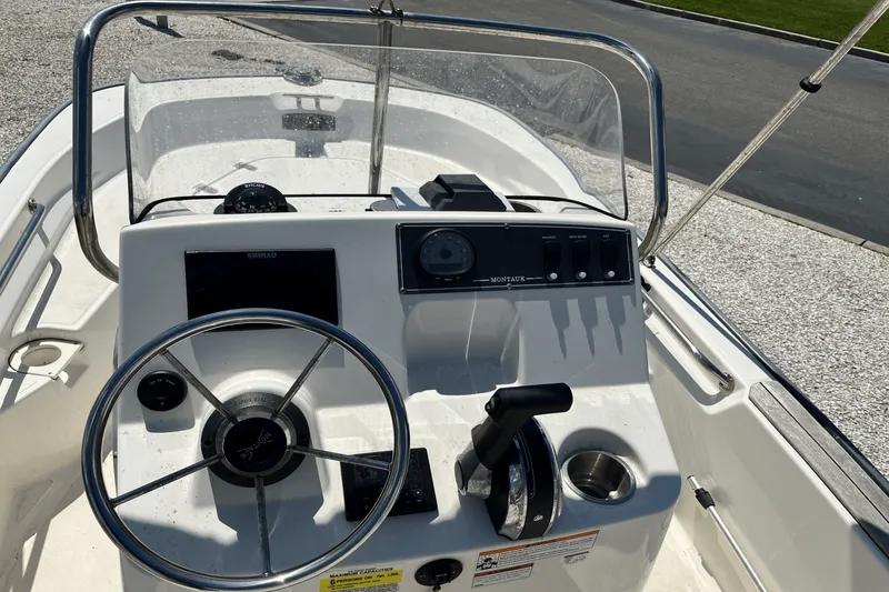 Slide: The Image of Boston Whaler 150 MONTAUK 2023 - 4