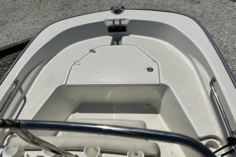 Slide: The Image of Boston Whaler 150 MONTAUK 2023 - 7