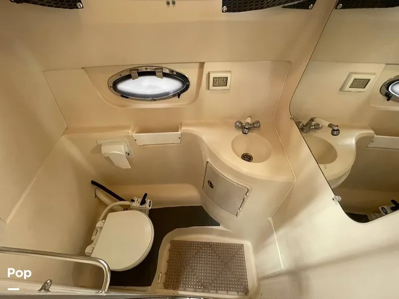 Slide: The Image of Regal Commodore 2565 Window Express 2007 - 15261699