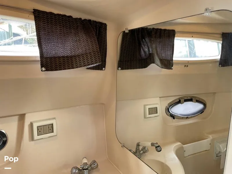 Slide: The Image of Regal Commodore 2565 Window Express 2007 - 15261700