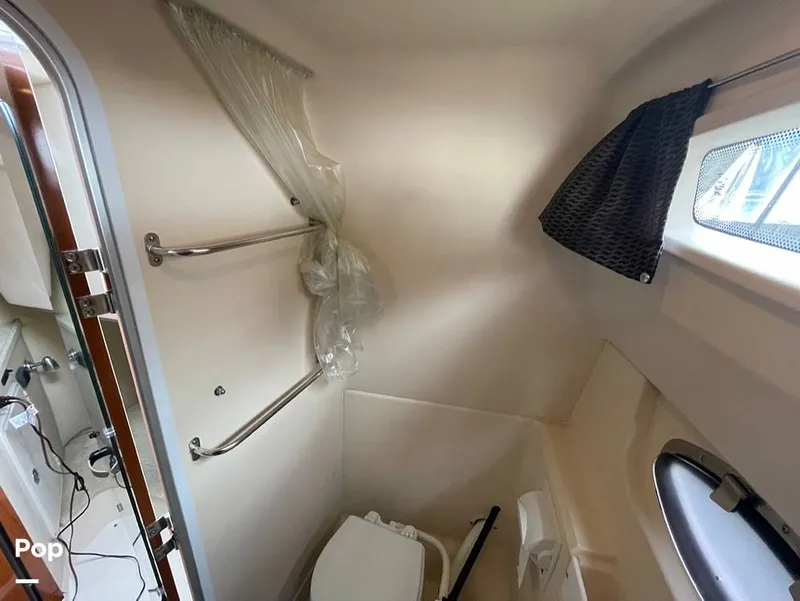 Slide: The Image of Regal Commodore 2565 Window Express 2007 - 15261701