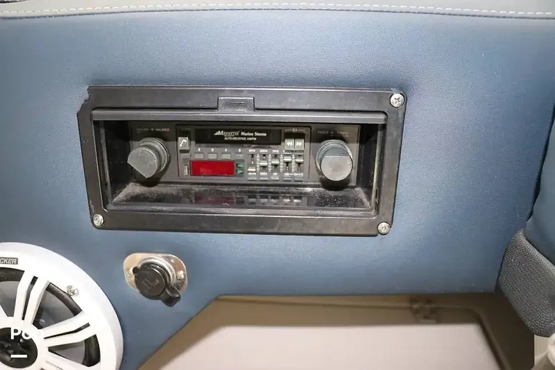 Slide: The Image of Regal Commodore 360 1991 - 14209626