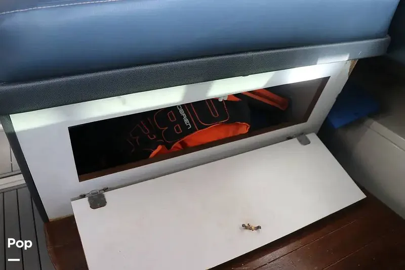 Slide: The Image of Regal Commodore 360 1991 - 14210084