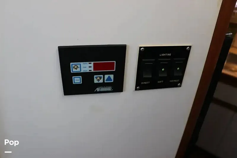 Slide: The Image of Regal Commodore 360 1991 - 14210102