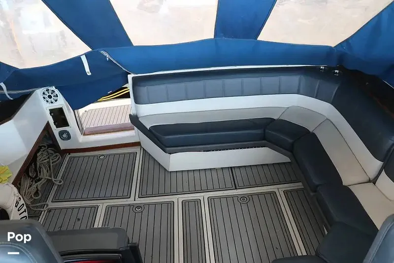 Slide: The Image of Regal Commodore 360 1991 - 14208513