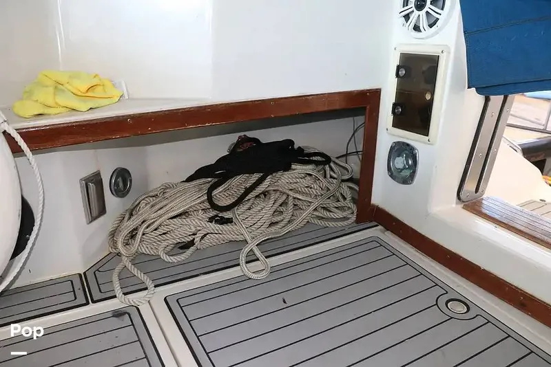 Slide: The Image of Regal Commodore 360 1991 - 14209628