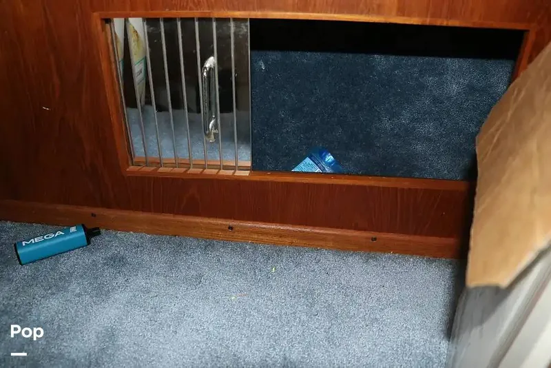 Slide: The Image of Regal Commodore 360 1991 - 14210120