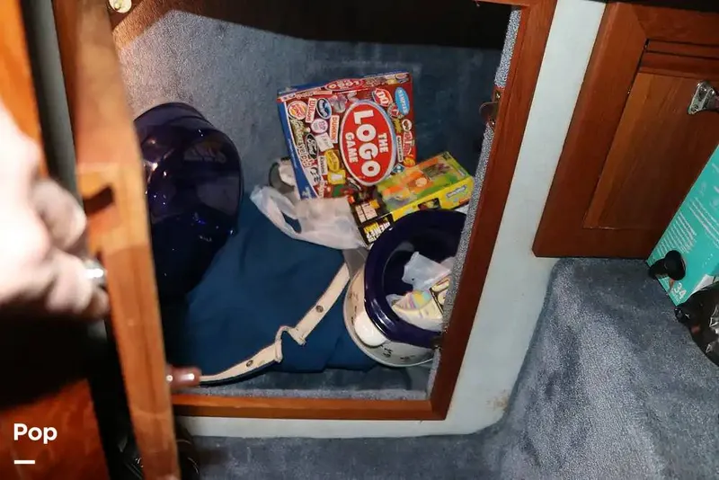 Slide: The Image of Regal Commodore 360 1991 - 14210122