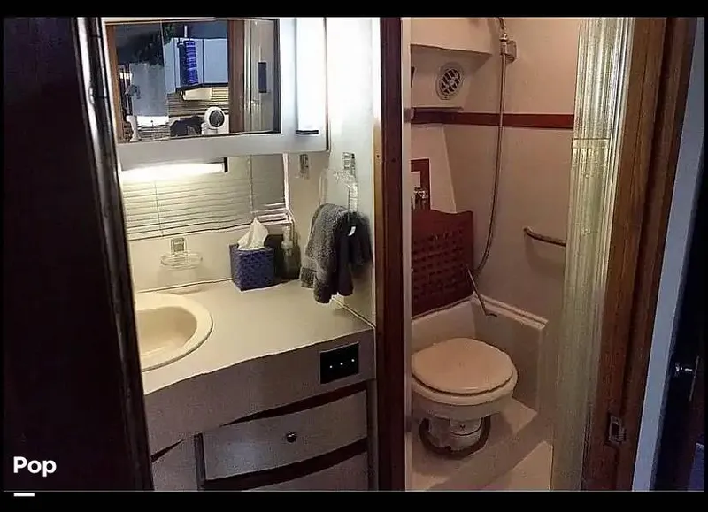 Slide: The Image of Regal Commodore 360 1991 - 14208647