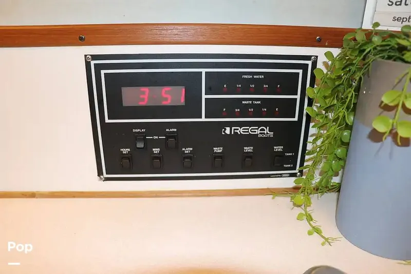 Slide: The Image of Regal Commodore 360 1991 - 14208825