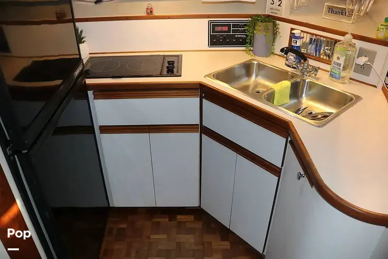 Slide: The Image of Regal Commodore 360 1991 - 14208826