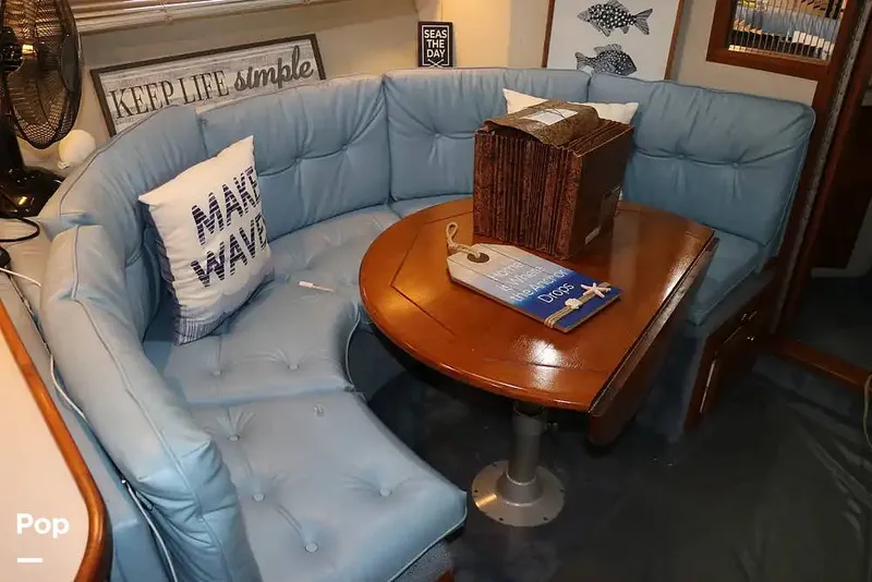 Slide: The Image of Regal Commodore 360 1991 - 14209574