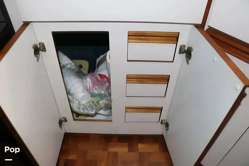 Slide: The Image of Regal Commodore 360 1991 - 14209575