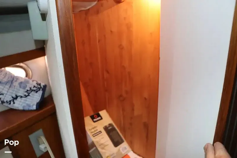 Slide: The Image of Regal Commodore 360 1991 - 14209583